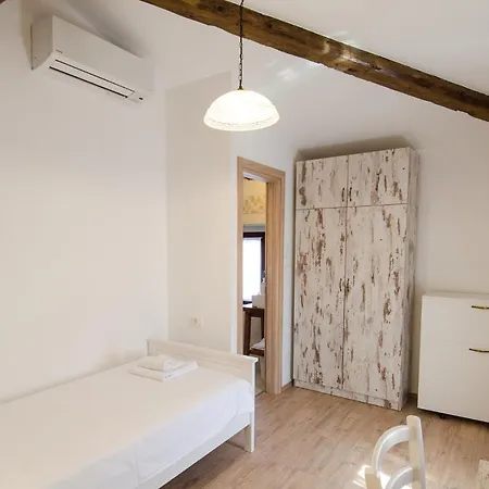 Casa Rossa 2*