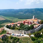 Casa Rossa Motovun, Boutique Istrian 招待所