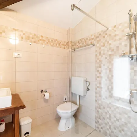 Maison d'hôtes Casa Rossa Motovun, Boutique Istrian Motovun