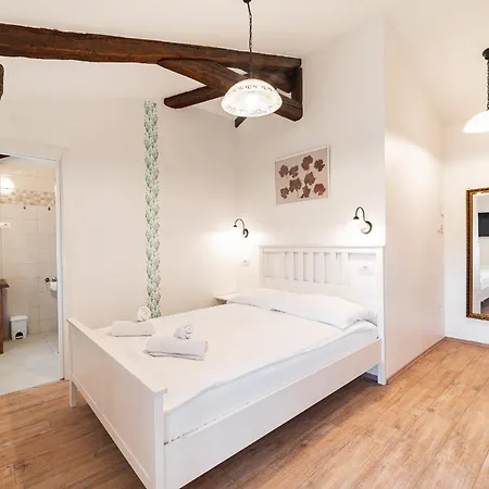Casa Rossa Motovun, Boutique Istrian 招待所