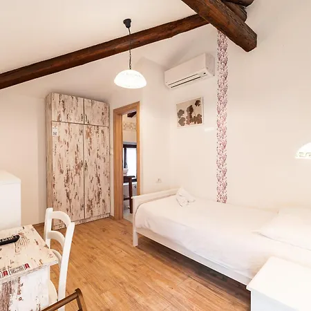 Casa Rossa Motovun, Boutique Istrian 招待所 莫托文