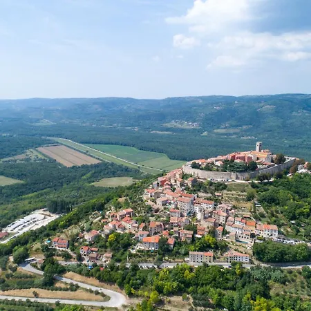 بيت ضيافة Casa Rossa Motovun, Boutique Istrian
