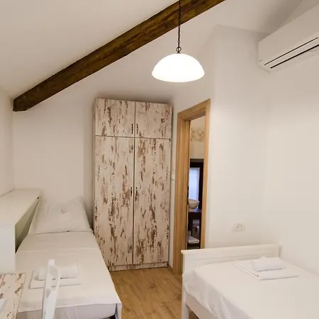 Casa Rossa 2*