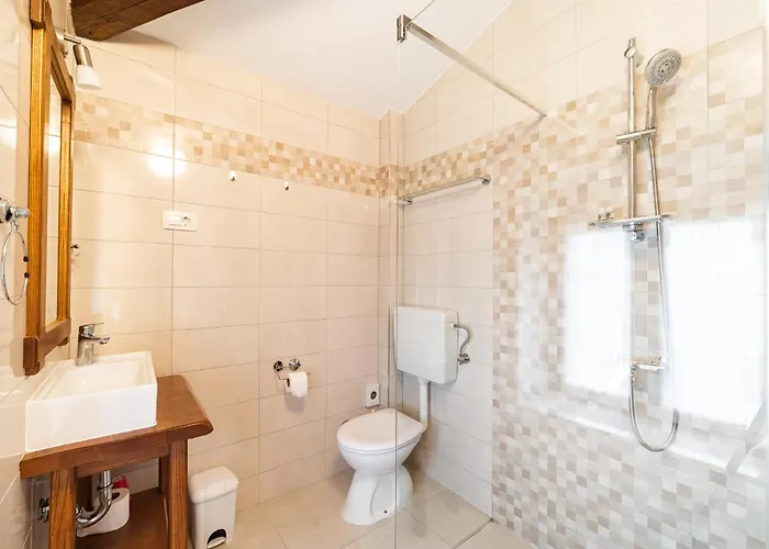 Maison d'hôtes Casa Rossa Motovun, Boutique Istrian Motovun