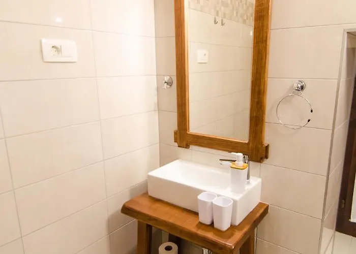 Maison d'hôtes Casa Rossa Motovun, Boutique Istrian