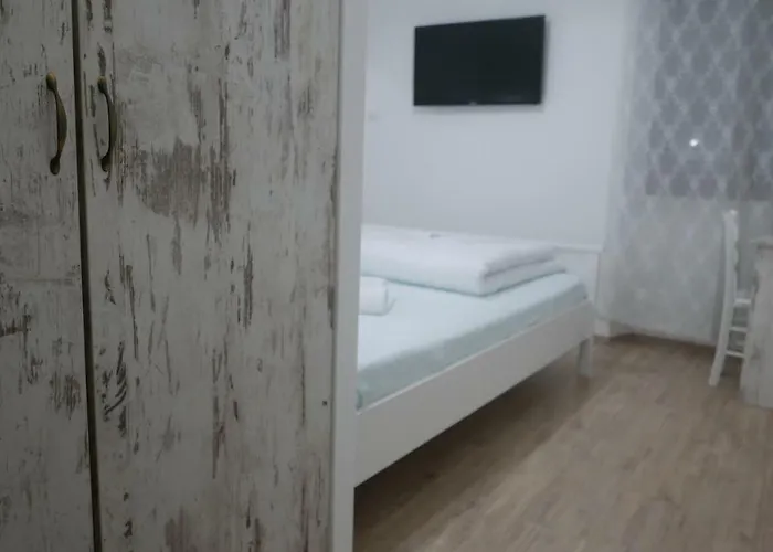 Maison d'hôtes Casa Rossa Motovun, Boutique Istrian